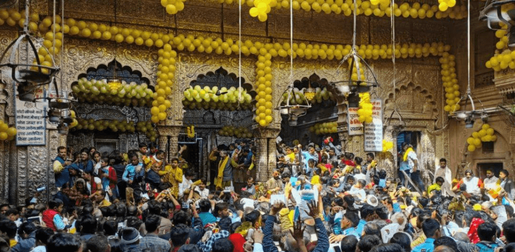 वृंदावन; बांके बिहारी; Banke Bihari Mandir Corridor