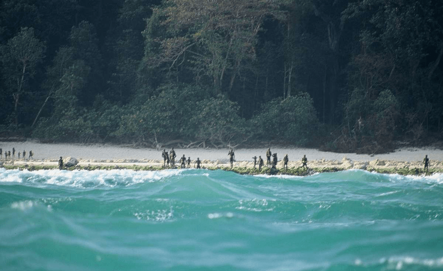 उत्तरी सेंटिनल द्वीप; सेंटिनल द्वीप जहाँ है पाषाण युग की आबादी, बाशिंदों ने नहीं देखी आज की दुनिया सेंटिनल द्वीप जहाँ है पाषाण युग की आबादी, बाशिंदों ने नहीं देखी आज की दुनिया