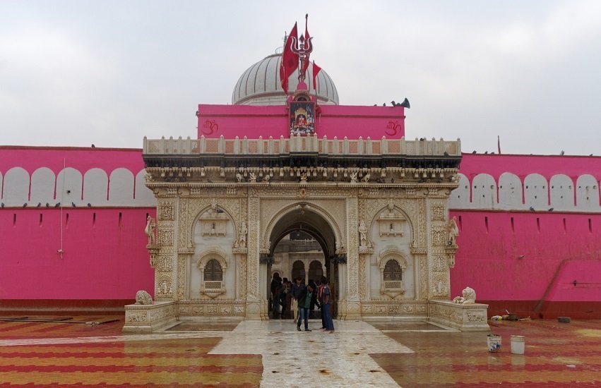करणी माता मंदिर; Karni mata mandir desnok करणी माता मंदिर; Karni mata mandir desnok