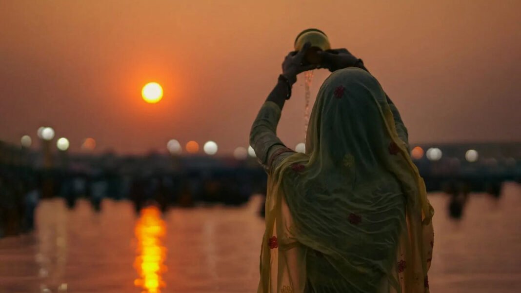 सनातन धर्म के अनुसार दिन की शुभ शुरुआत कैसे करें? सनातन धर्म के अनुसार दिन की शुभ शुरुआत कैसे करें?